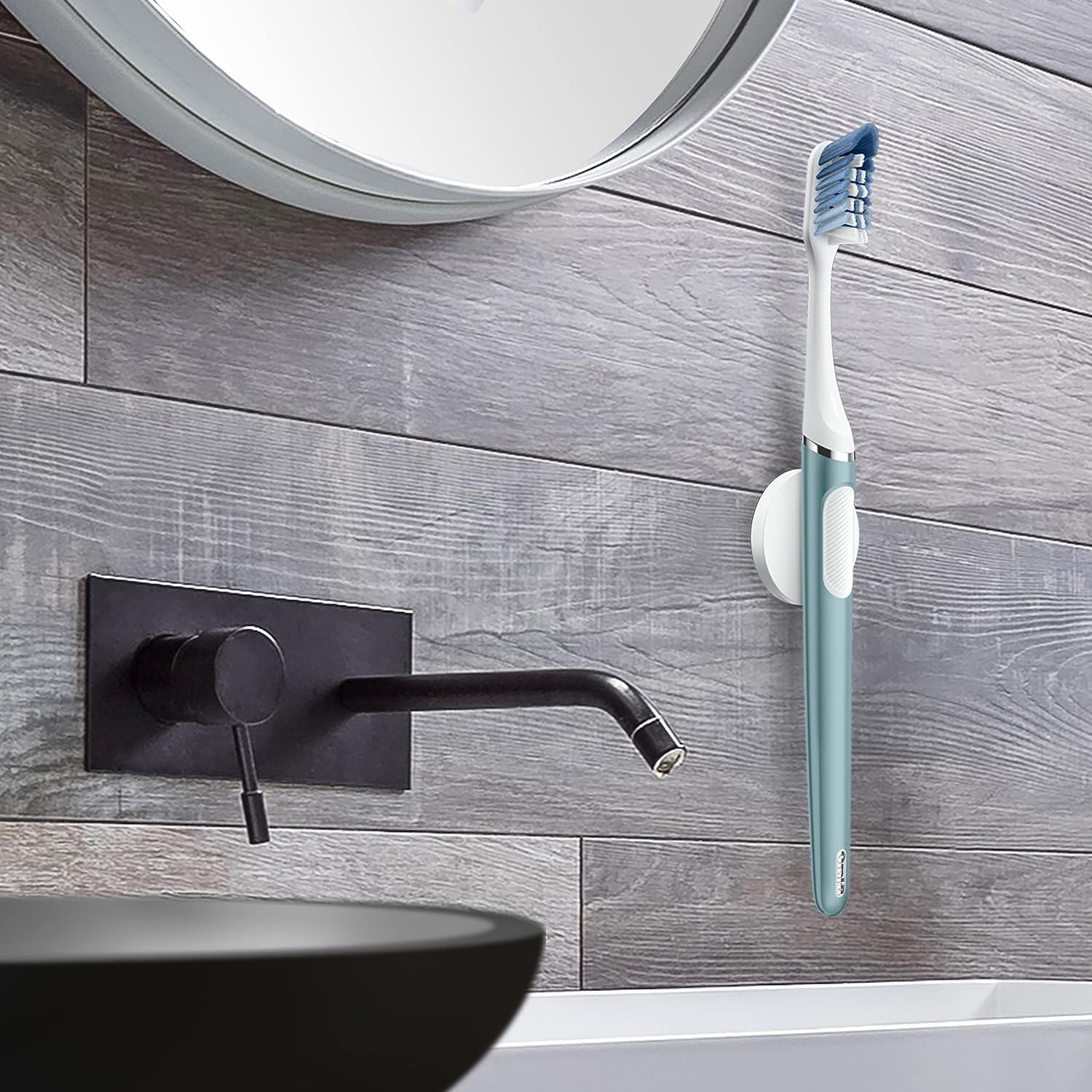Oral-B Clic Manual Toothbrush, Ultimate Clean, Aqua Sapphire, 1 Handle + 1 Magnetic Brush Holder